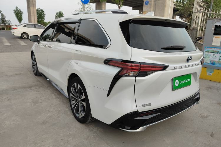 Used Toyota Granvia 2022 2.5L Hybrid Flagship Edition Rear Left 45 Deg