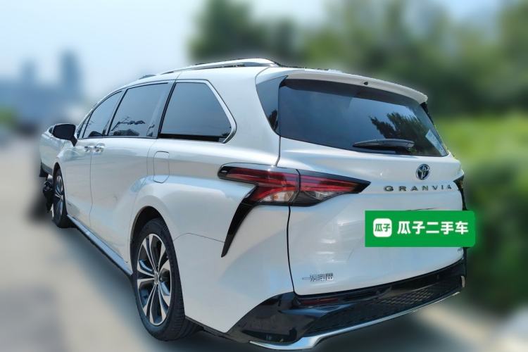 Used Toyota Granvia 2022 2.5L Hybrid Flagship Edition Rear Left 45 Deg