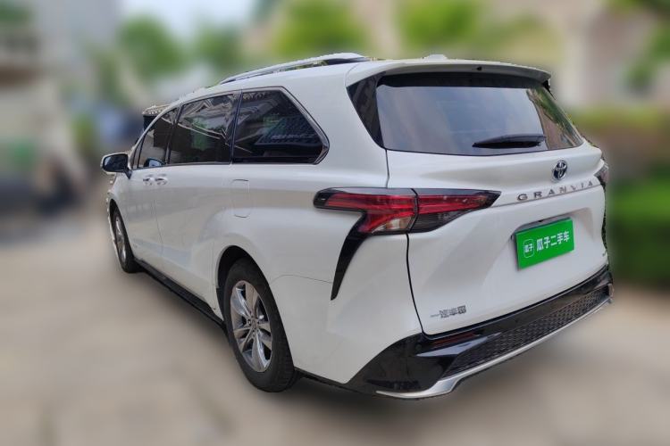 Used Toyota Granvia 2022 2.5L Hybrid Premium Edition Rear Left 45 Deg