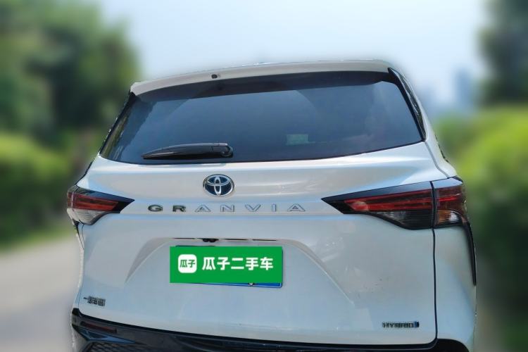 Used Toyota Granvia 2022 2.5L Hybrid Flagship Edition Rear