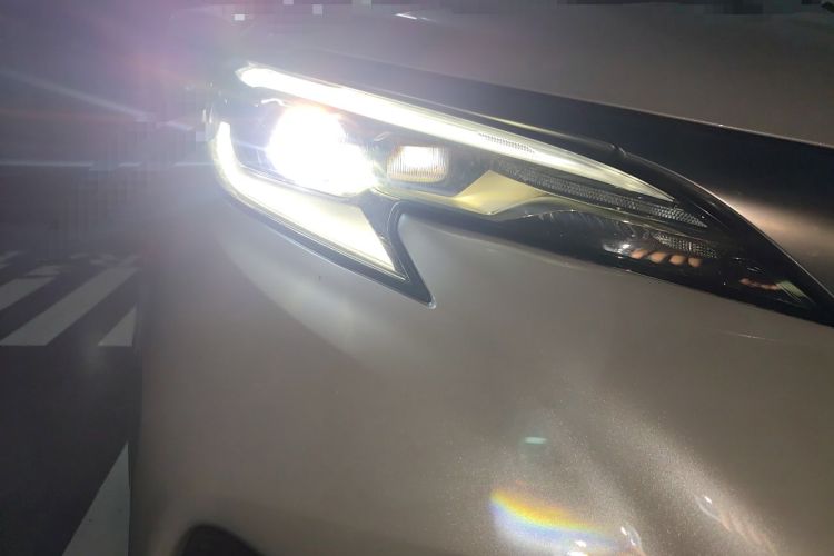 Used Toyota Granvia 2022 2.5L Hybrid Flagship Edition Right Front Headlight