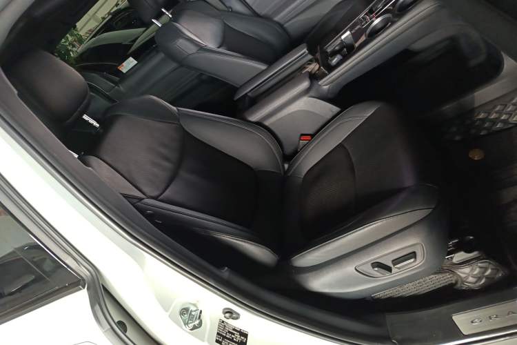 Used Toyota Granvia 2022 2.5L Hybrid Flagship Edition Right Front Seat