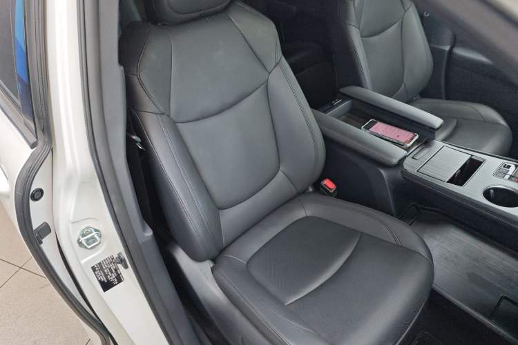 Used Toyota Granvia 2022 2.5L Hybrid Flagship Edition Right Front Seat