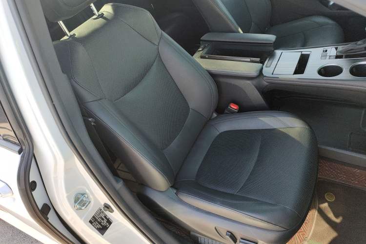 Used Toyota Granvia 2022 2.5L Hybrid Flagship Edition Right Front Seat