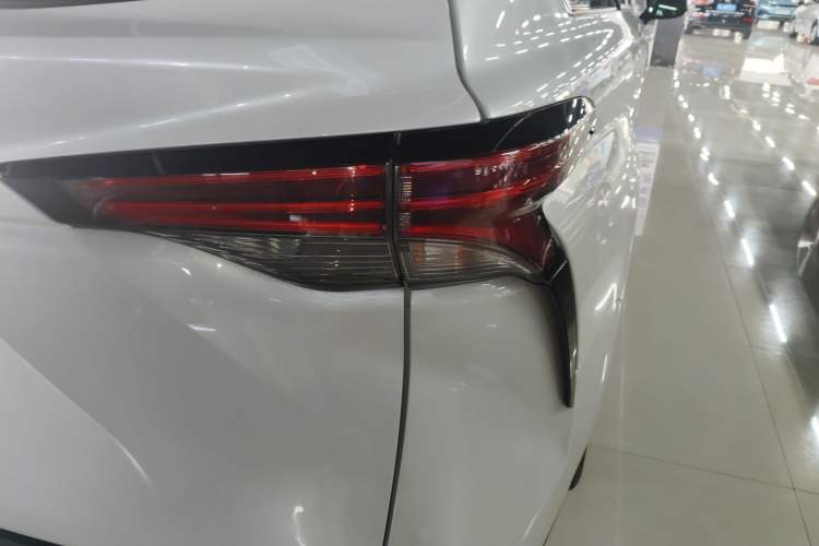 Used Toyota Granvia 2022 2.5L Hybrid Flagship Edition Right Rear Taillight