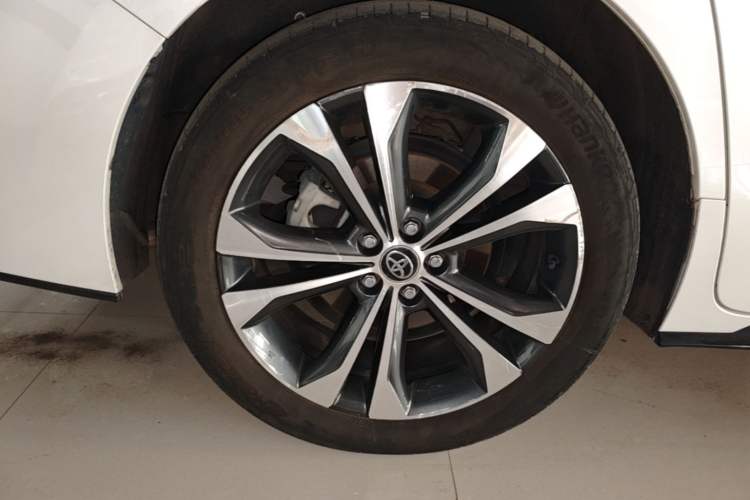 Used Toyota Granvia 2022 2.5L Hybrid Prestige Edition Right Rear Wheel Hub