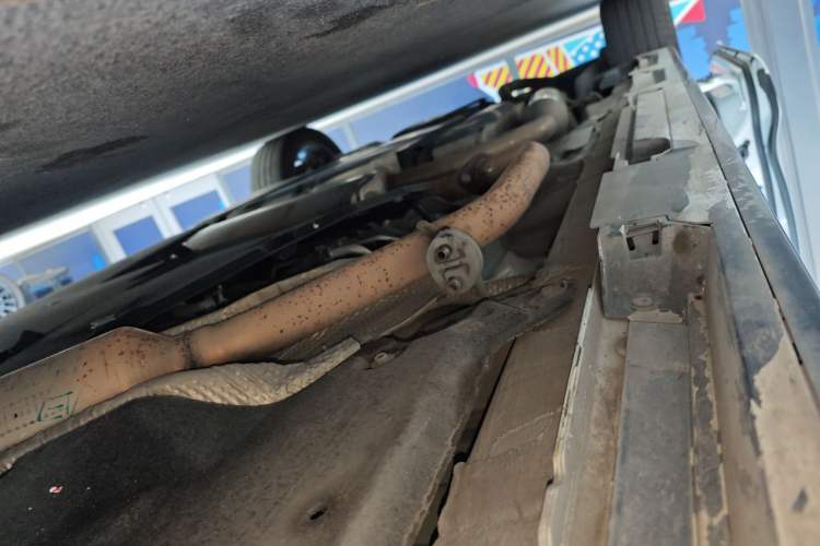 Used Toyota Granvia 2022 2.5L Hybrid Flagship Edition Right Side Sill
