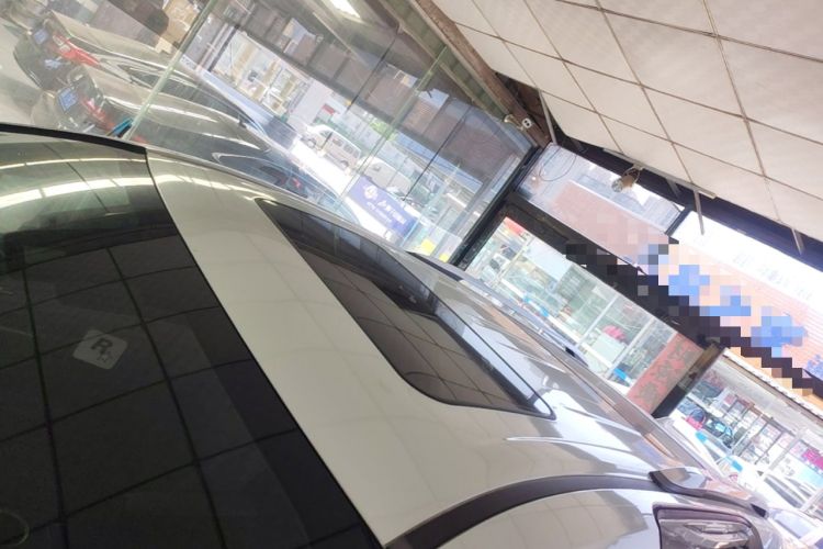 Used Toyota Granvia 2022 2.5L Hybrid Premium Edition Roof