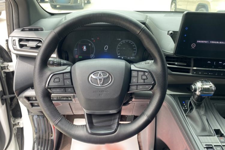 Used Toyota Granvia 2022 2.5L Hybrid Prestige Edition Steering Wheel