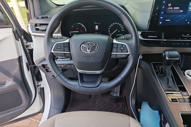 Used Toyota Granvia 2022 2.5L Hybrid Premium Edition Steering Wheel