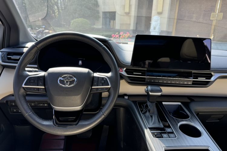 Used Toyota Granvia 2022 2.5L Hybrid Prestige Edition Steering Wheel
