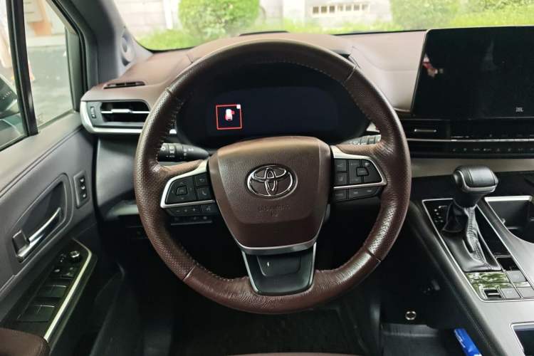 Used Toyota Granvia 2022 2.5L Hybrid Flagship Edition Steering Wheel