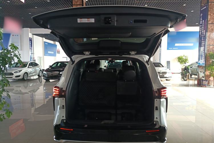 Used Toyota Granvia 2022 2.5L Hybrid Flagship Edition Trunk