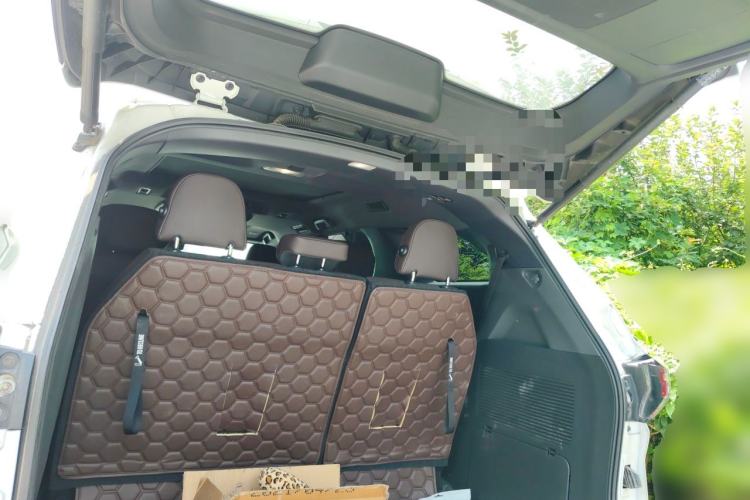 Used Toyota Granvia 2022 2.5L Hybrid Flagship Edition Trunk