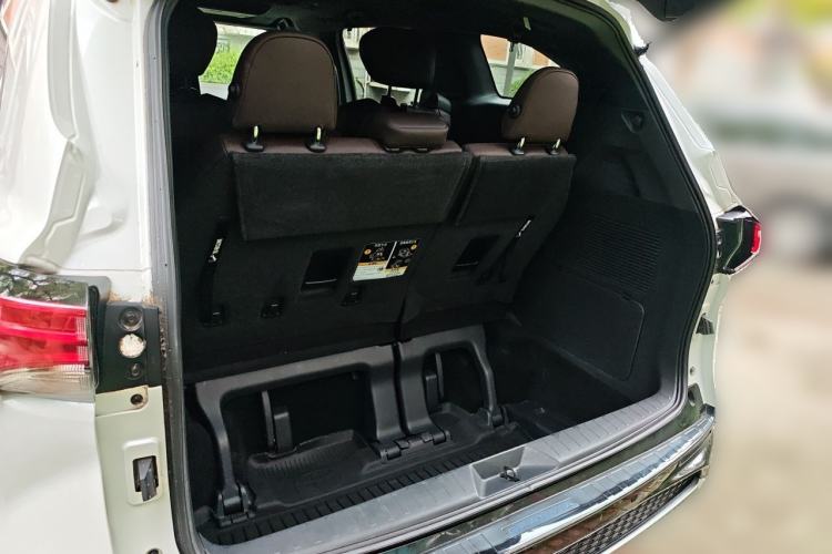 Used Toyota Granvia 2022 2.5L Hybrid Flagship Edition Trunk