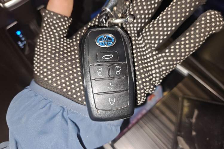 Used Toyota Granvia 2022 2.5L Hybrid Flagship Edition Vehicle Key