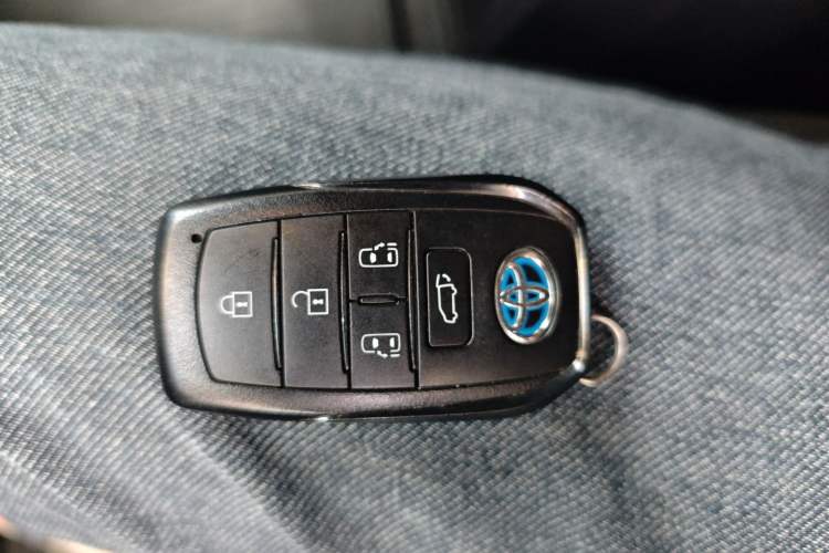 Used Toyota Granvia 2022 2.5L Hybrid Flagship Edition Vehicle Key