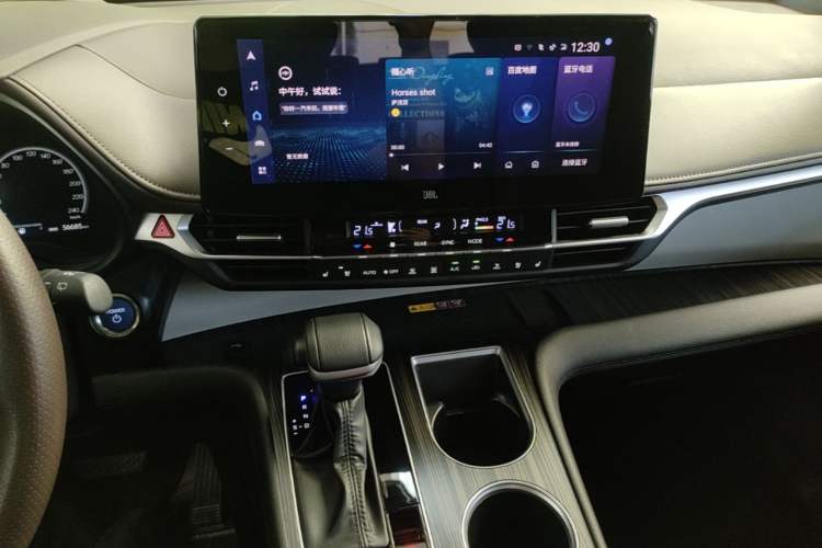 Used Toyota Granvia 2023 2.5L Hybrid Flagship VIP Edition Audio And AC Panel