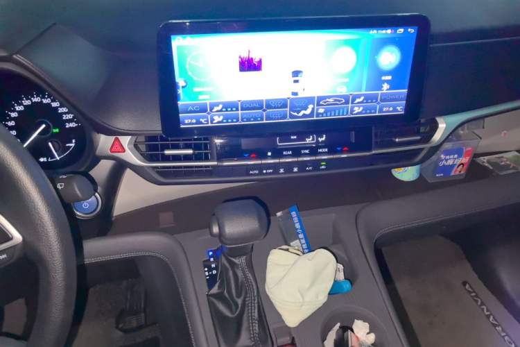 Used Toyota Granvia 2023 2.5L Hybrid Luxury Edition Audio And AC Panel