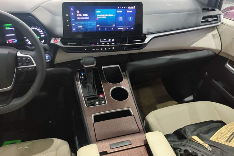 Used Toyota Granvia 2023 2.5L Hybrid Prestige PLUS Edition Audio And AC Panel