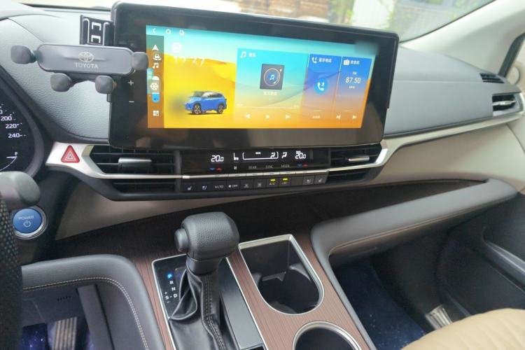 Used Toyota Granvia 2023 2.5L Hybrid Comfort Edition Audio And AC Panel