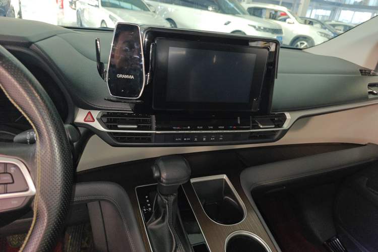 Used Toyota Granvia 2023 2.5L Hybrid Comfort Edition Audio And AC Panel