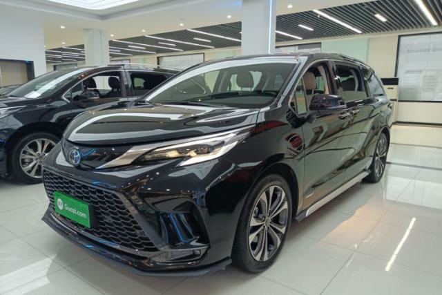 Ojetý Toyota Granvia 2023 2.5L Hybrid Prestige PLUS Edition