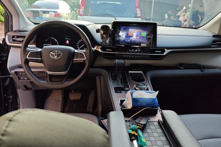 Used Toyota Granvia 2023 2.5L Hybrid Comfort Edition Center Console