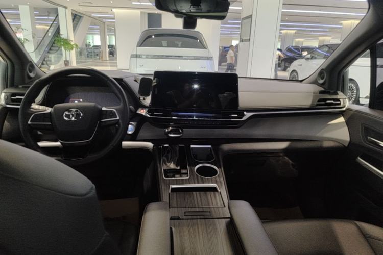 Used Toyota Granvia 2023 2.5L Hybrid Flagship VIP Edition Center Console