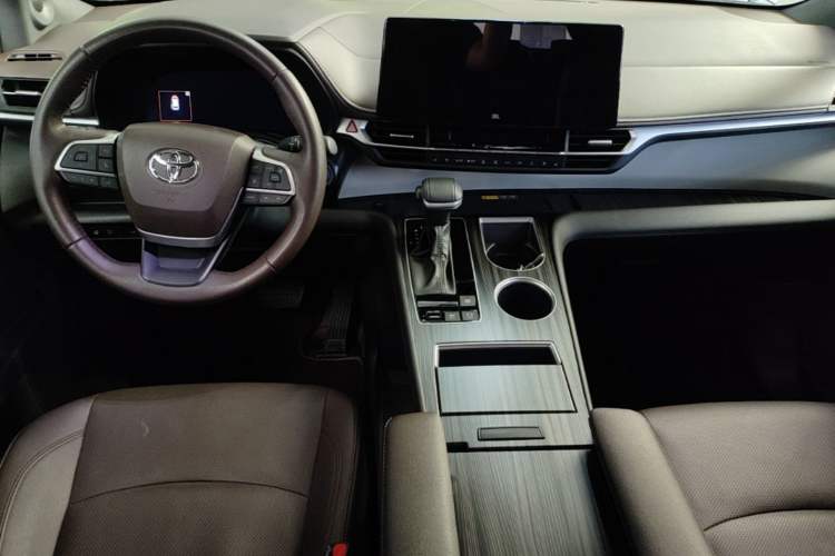 Used Toyota Granvia 2023 2.5L Hybrid Flagship VIP Edition Center Console