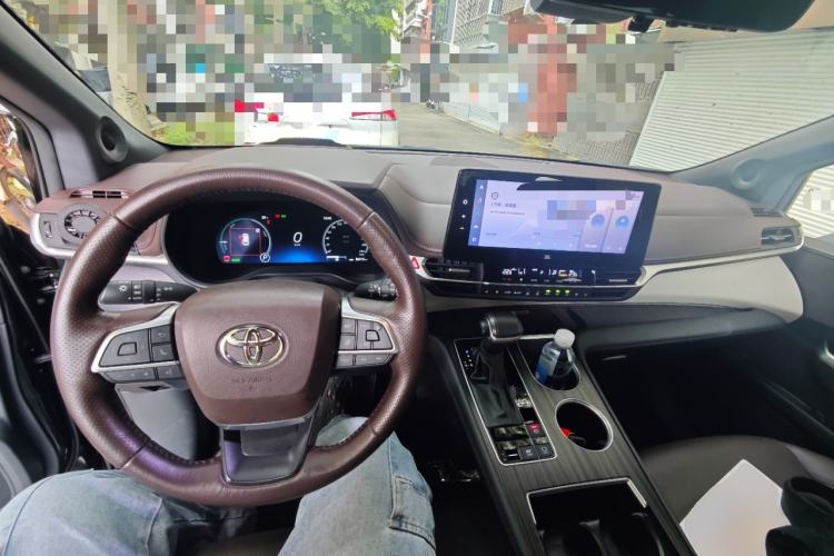 Used Toyota Granvia 2023 2.5L Hybrid Flagship VIP Edition Center Console