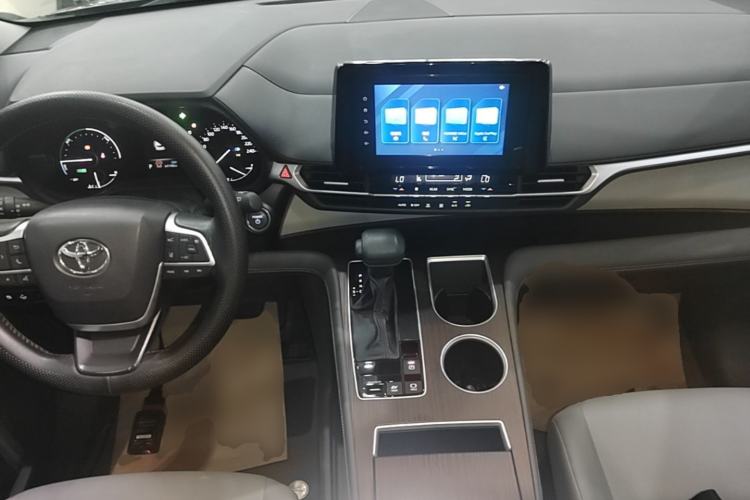 Used Toyota Granvia 2023 2.5L Hybrid Luxury Edition Center Console