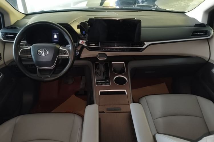 Used Toyota Granvia 2023 2.5L Hybrid Prestige PLUS Edition Center Console