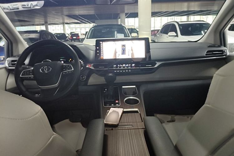 Used Toyota Granvia 2023 2.5L Hybrid Luxury Edition Center Console