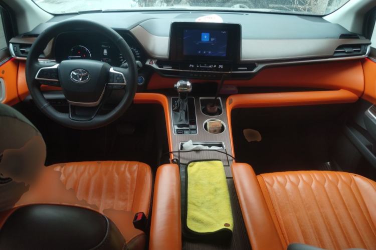 Used Toyota Granvia 2023 2.5L Hybrid Comfort Edition Center Console