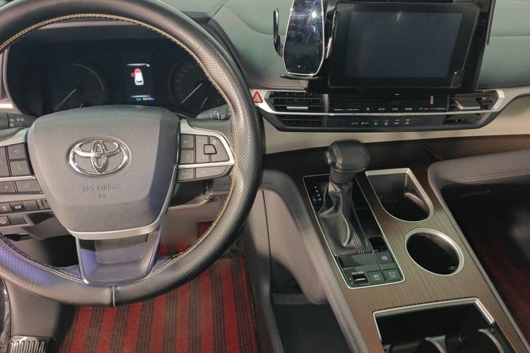 Used Toyota Granvia 2023 2.5L Hybrid Comfort Edition Center Console