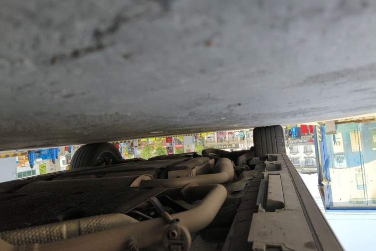 Used Toyota Granvia 2023 2.5L Hybrid Prestige PLUS Edition Chassis Front Right
