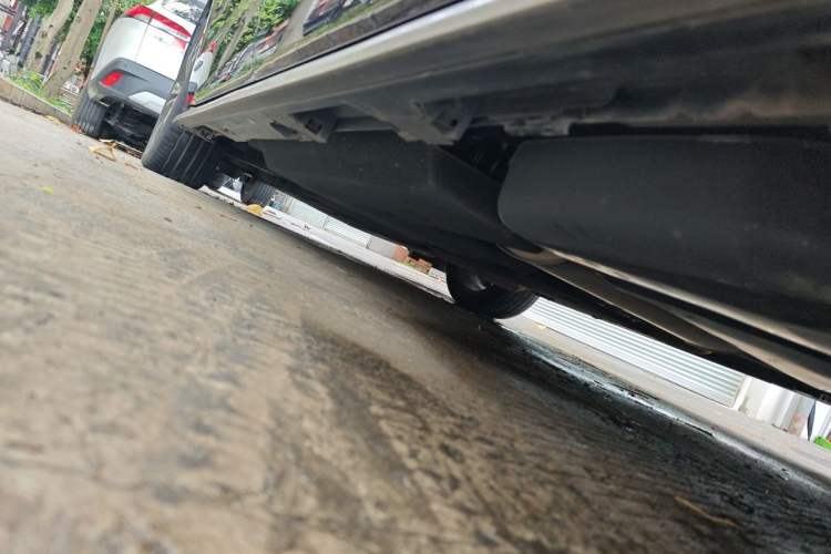 Used Toyota Granvia 2023 2.5L Hybrid Flagship VIP Edition Chassis Rear Left