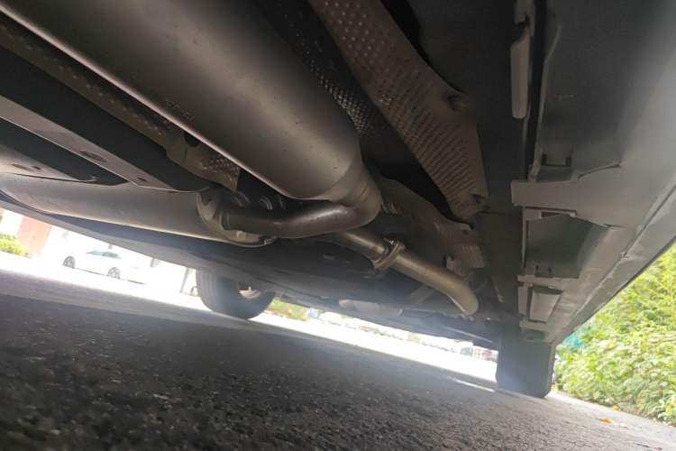 Used Toyota Granvia 2023 2.5L Hybrid Comfort Edition Chassis Rear Right