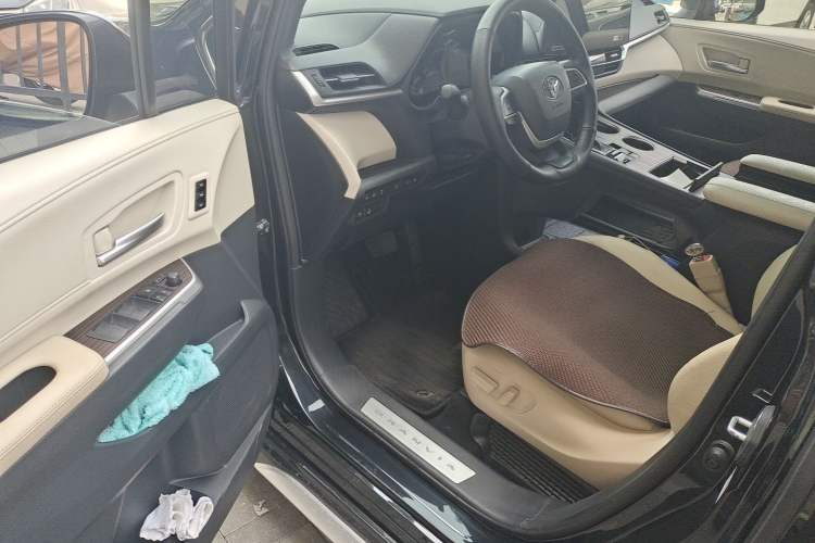 Used Toyota Granvia 2023 2.5L Hybrid Prestige PLUS Edition Driver Seat