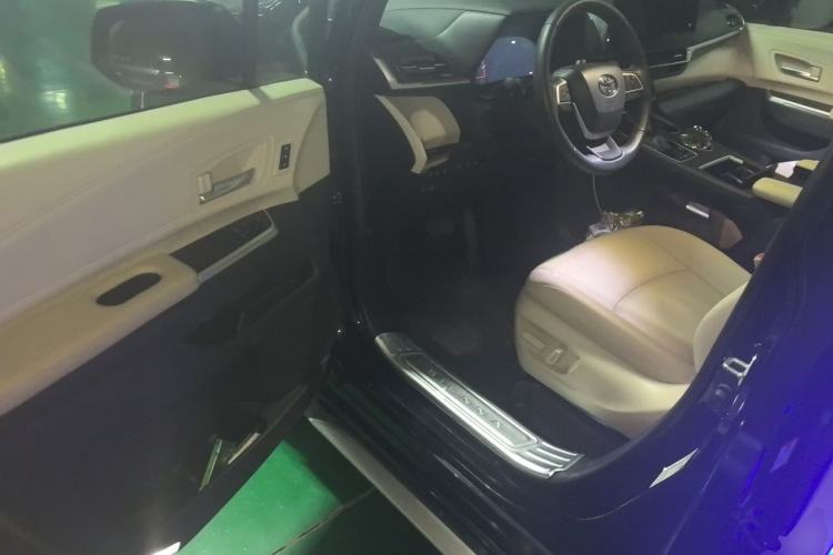 Used Toyota Granvia 2023 2.5L Hybrid Prestige PLUS Edition Driver Seat