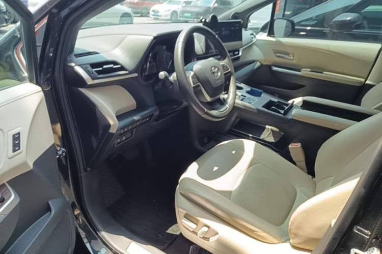 Used Toyota Granvia 2023 2.5L Hybrid Prestige PLUS Edition Driver Seat
