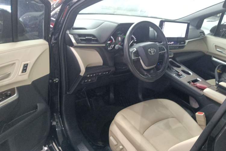 Used Toyota Granvia 2023 2.5L Hybrid Prestige PLUS Edition Driver Seat