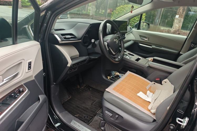 Used Toyota Granvia 2023 2.5L Hybrid Prestige PLUS Edition Driver Seat
