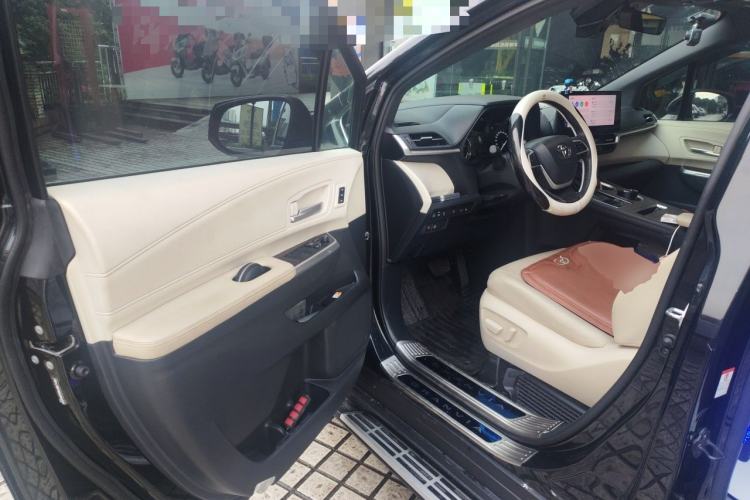 Used Toyota Granvia 2023 2.5L Hybrid Prestige PLUS Edition Driver Seat