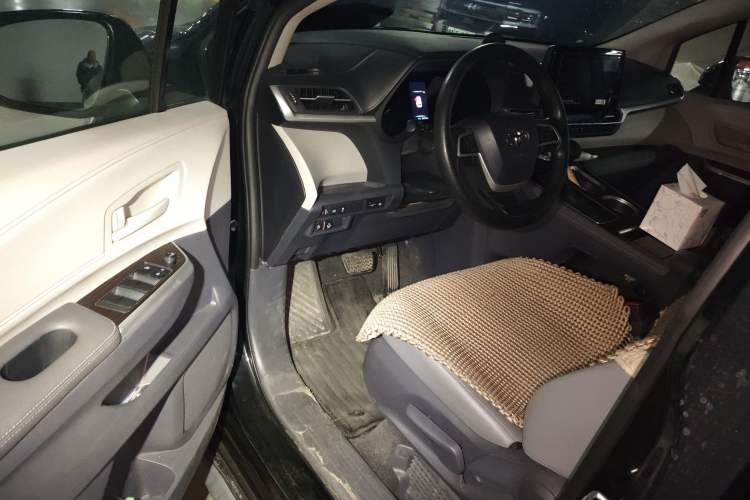 Used Toyota Granvia 2023 2.5L Hybrid Comfort Edition Driver Seat
