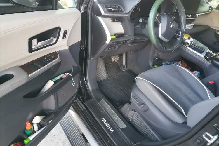 Used Toyota Granvia 2023 2.5L Hybrid Prestige PLUS Edition Driver Seat