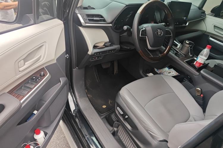 Used Toyota Granvia 2023 2.5L Hybrid Comfort Edition Driver Seat
