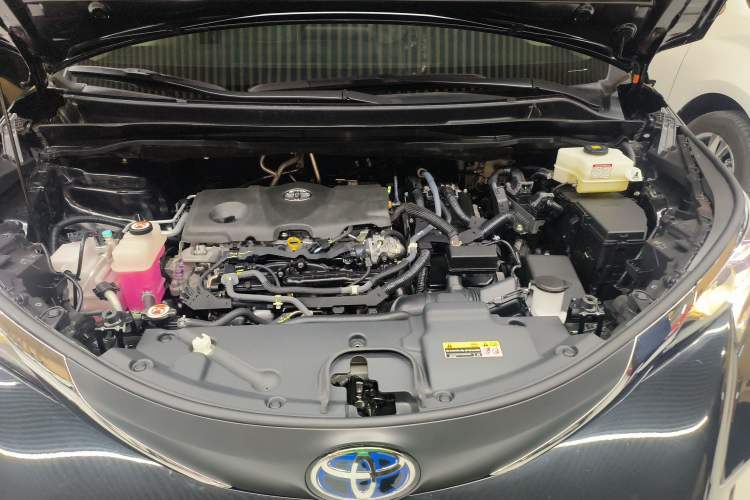 Used Toyota Granvia 2023 2.5L Hybrid Comfort Edition Engine Bay