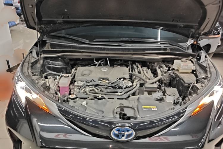 Used Toyota Granvia 2023 2.5L Hybrid Prestige PLUS Edition Engine Bay